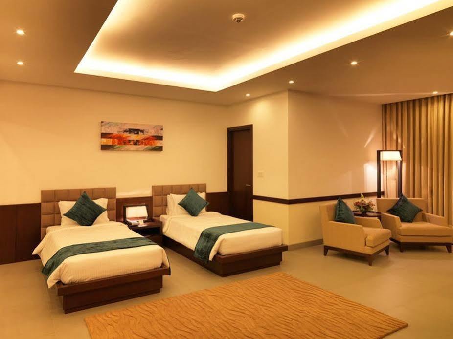 24 Tech Hotel Bengalúr Exteriér fotografie